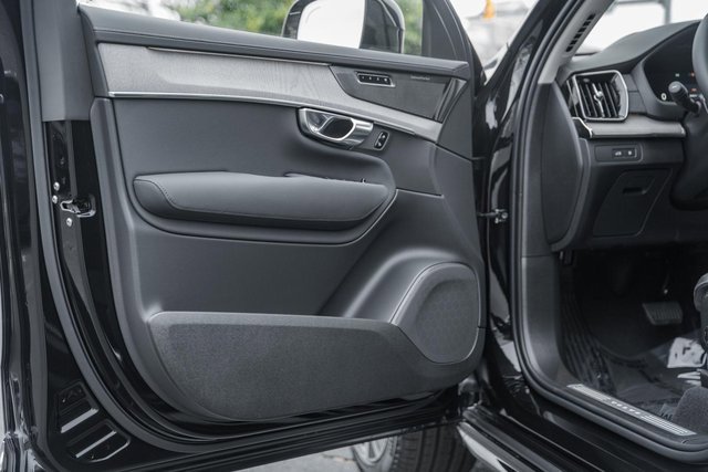 New 2026 Volvo XC90 T8 Ultra image 38