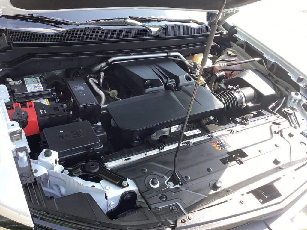 Used 2025 Chevrolet Colorado W/T w/ Advanced Trailering Package image 17