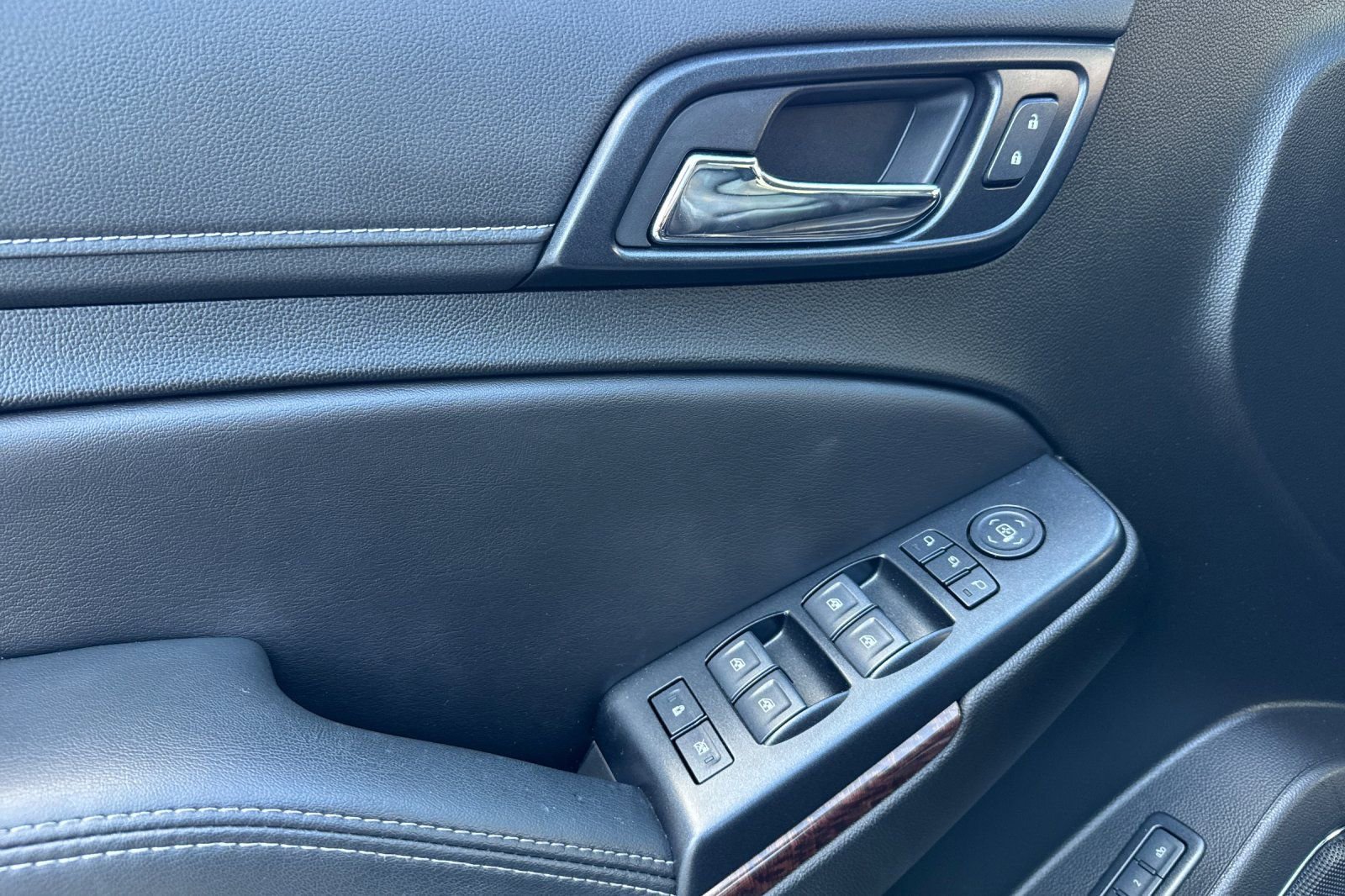 Used 2019 GMC Yukon SLT image 12