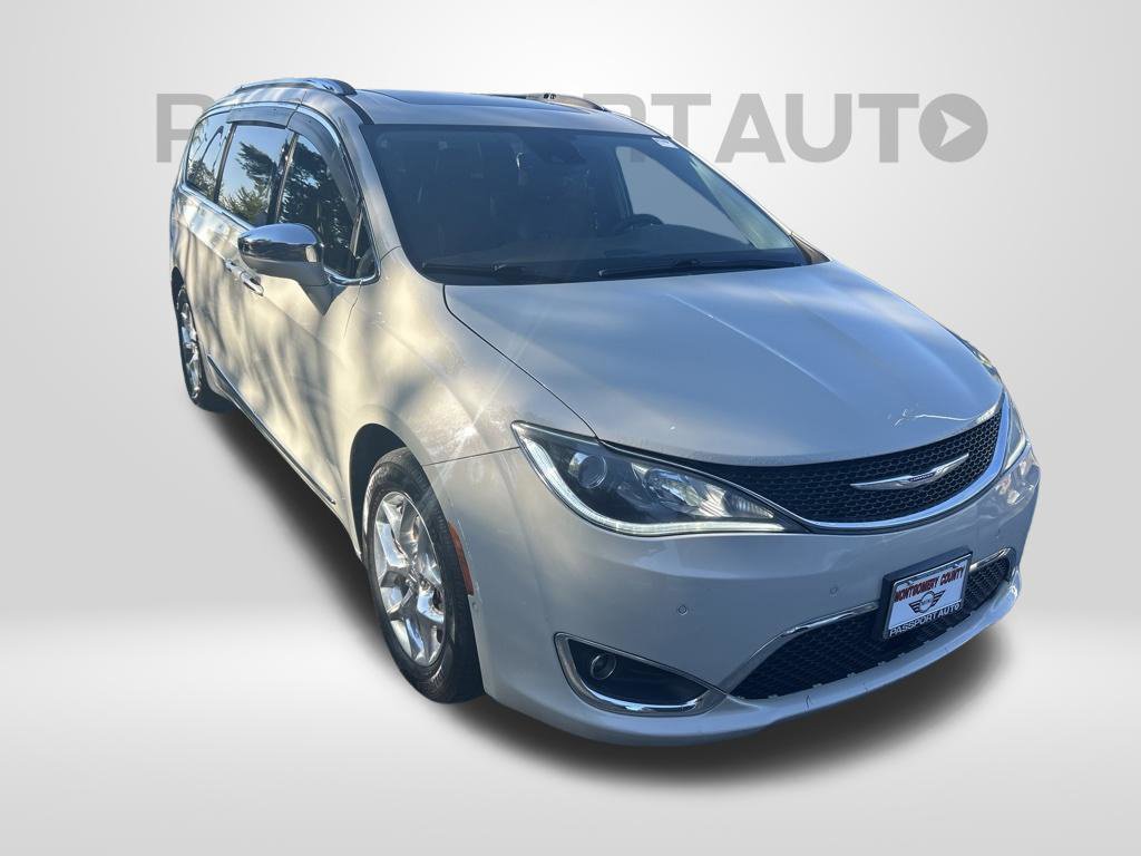 Used 2019 Chrysler Pacifica Limited w/ Advanced Safetytec Group FWD image 8