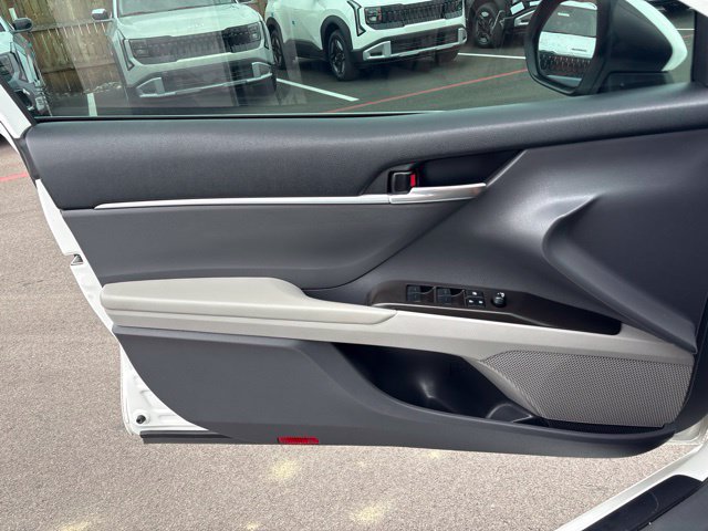 Used 2023 Toyota Camry SE FWD image 27