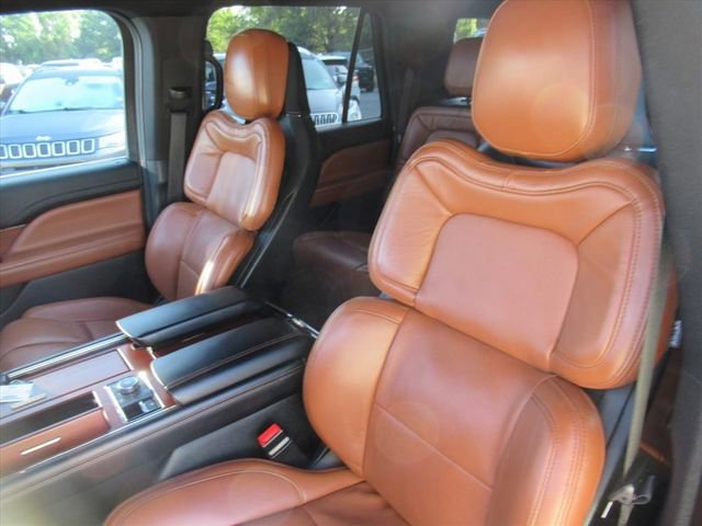 Used 2021 Lincoln Navigator Reserve AWD/4WD image 16