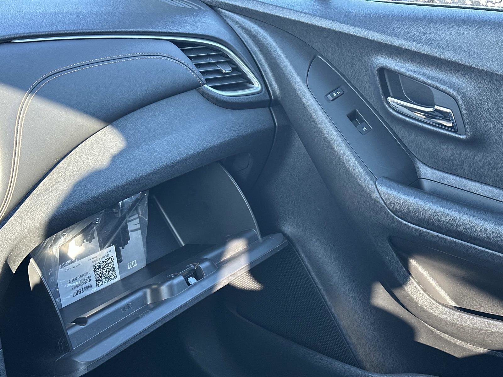 Certified 2022 Chevrolet Trax LT w/ LT Convenience Package image 31