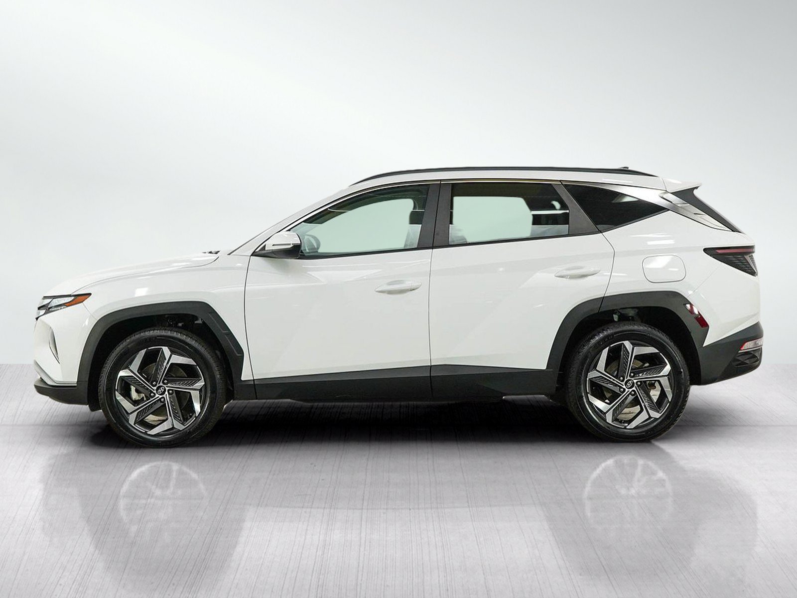 Used 2024 Hyundai Tucson SEL w/ Convenience Package AWD/4WD image 2