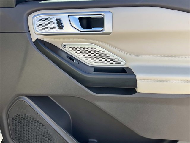 Used 2020 Ford Explorer Platinum w/ Premium Technology Package image 26