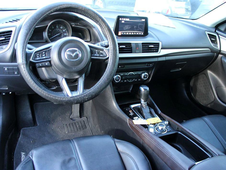 Used 2018 MAZDA MAZDA3 Touring image 17