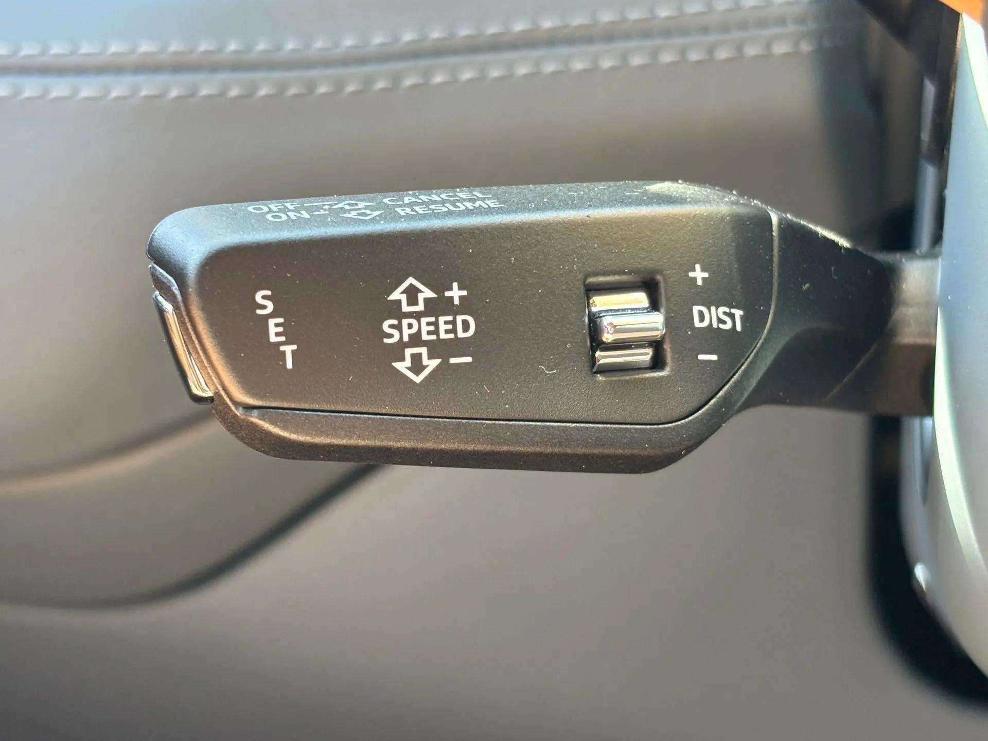 New 2025 Bentley Bentayga Extended Wheelbase image 58