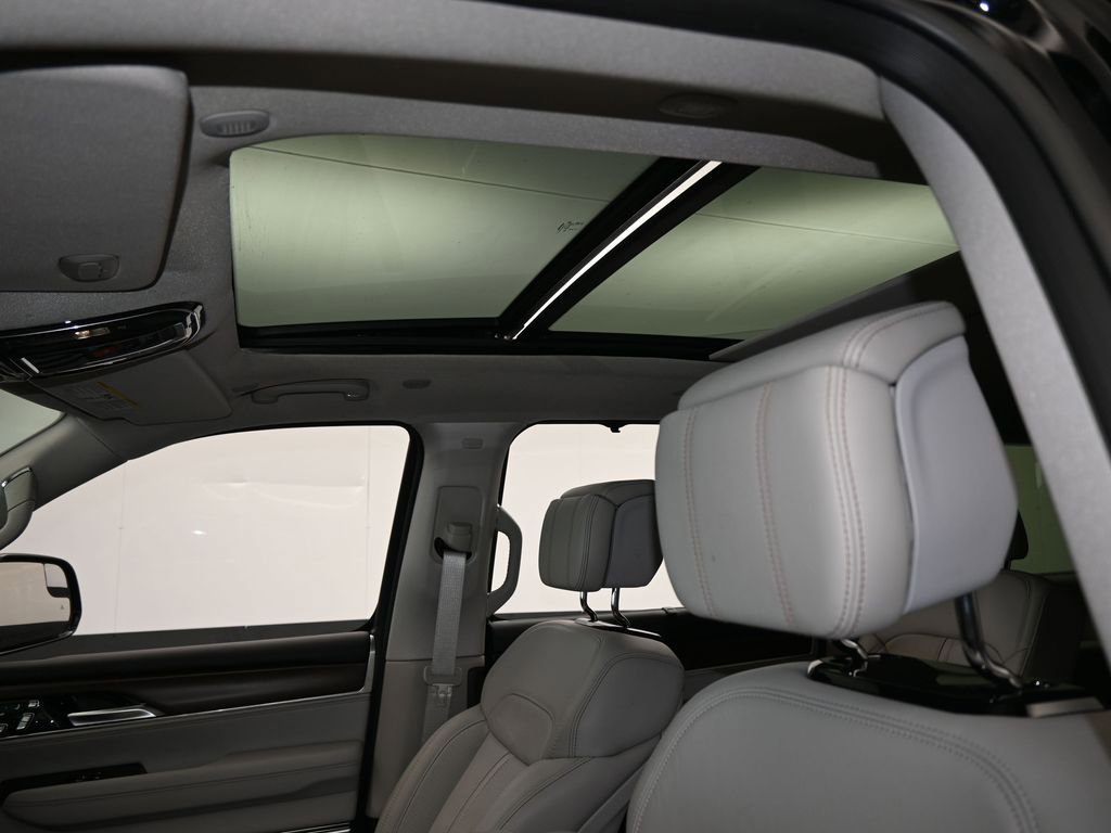 Used 2024 Jeep Grand Wagoneer L 4WD image 11