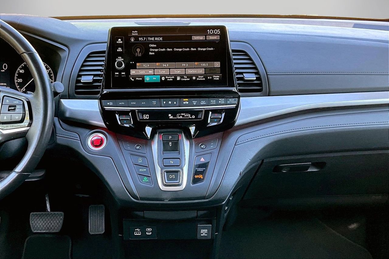 Used 2025 Honda Odyssey Sport-L image 12