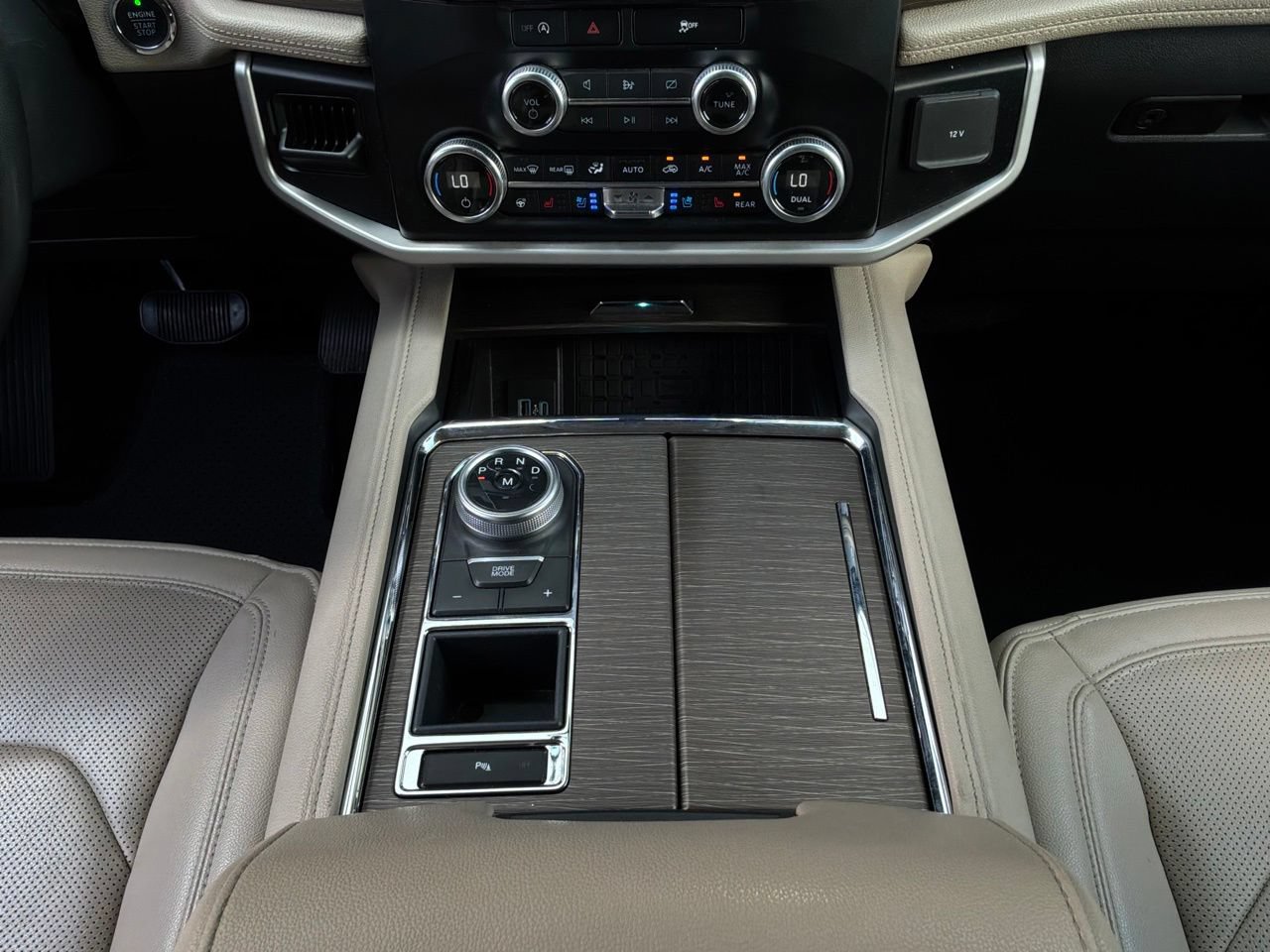 Used 2024 Ford Expedition Limited RWD image 17
