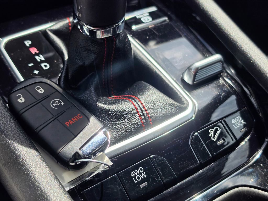 Used 2025 Jeep Compass Trailhawk image 21