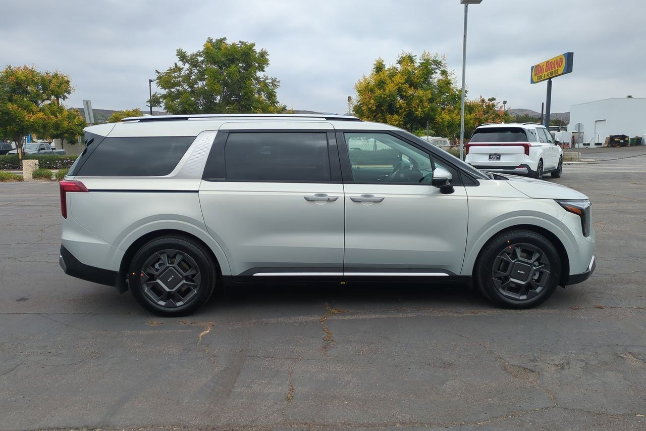 New 2026 Kia Carnival SX image 4