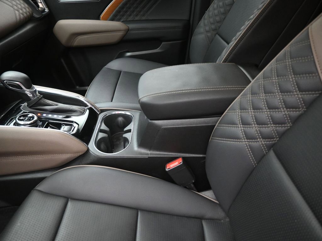 Used 2024 GMC Canyon Denali image 20