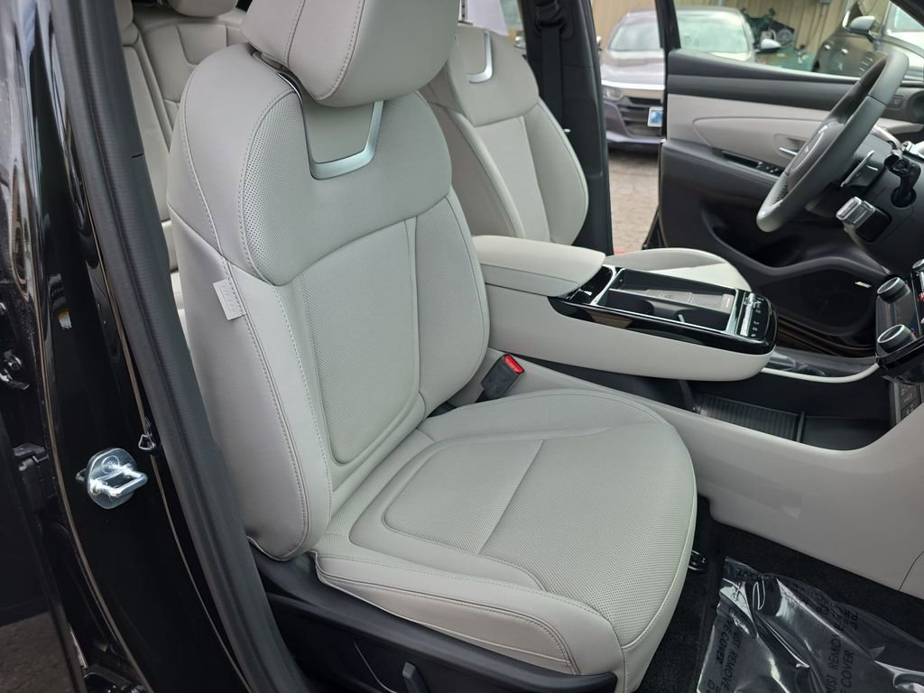 New 2025 Hyundai Tucson Limited image 18