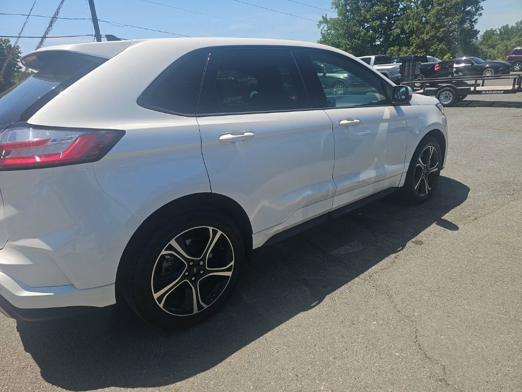 Used 2023 Ford Edge ST w/ Cargo Accessory Package AWD/4WD image 3