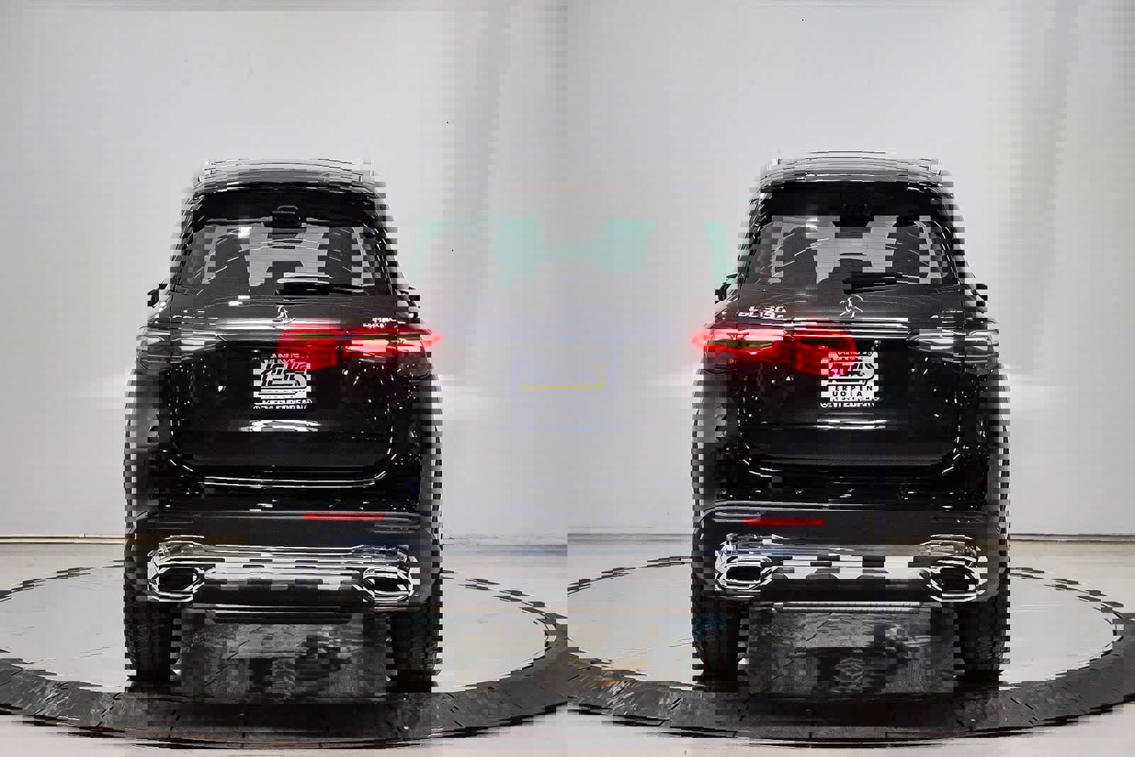 Used 2025 Mercedes-Benz GLC 350e image 3