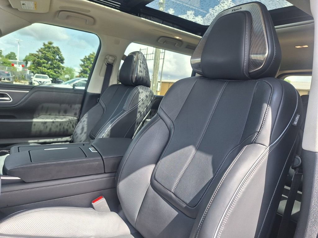 Used 2025 INFINITI QX80 Sensory AWD/4WD image 11
