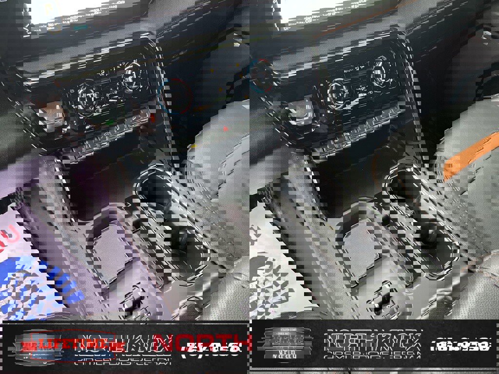 Used 2025 GMC Sierra 2500 AT4 w/ AT4 Premium Plus Package image 11