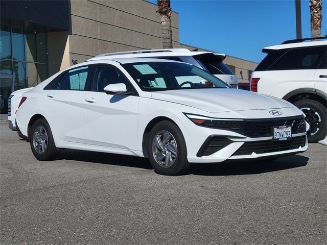 Certified 2025 Hyundai Elantra SE image 27