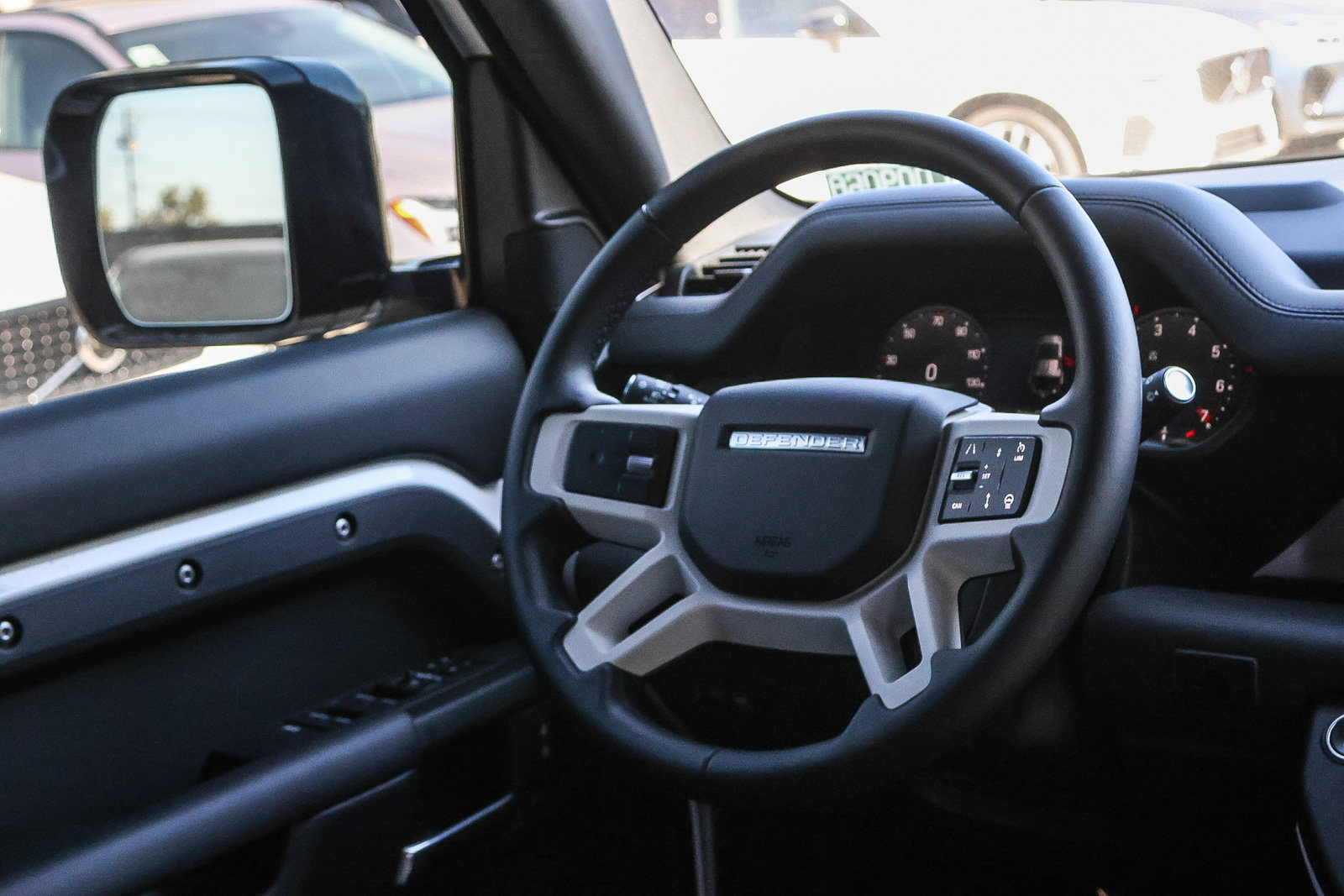 Certified 2025 Land Rover Defender 110 X-Dynamic SE AWD/4WD image 25