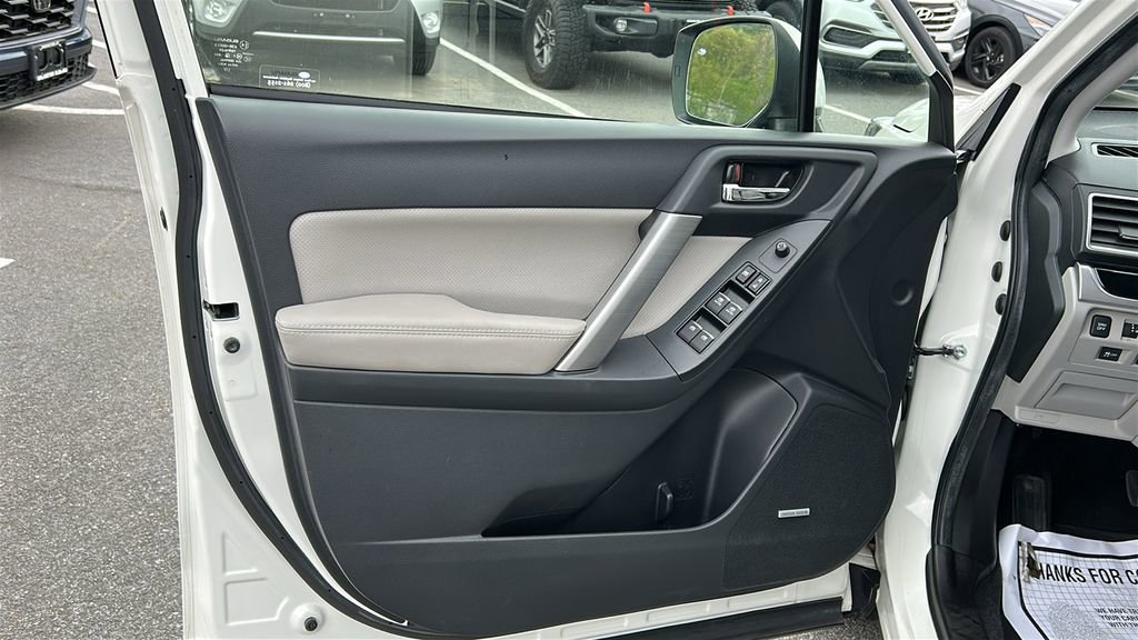 Used 2017 Subaru Forester 2.5i Limited AWD/4WD image 9