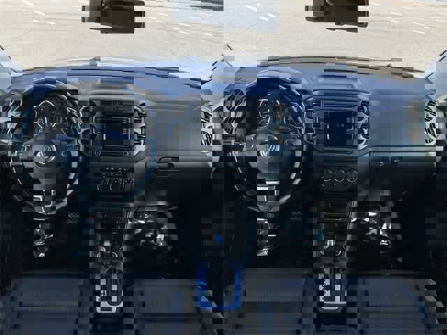 Used 2017 Volkswagen Tiguan S image 18