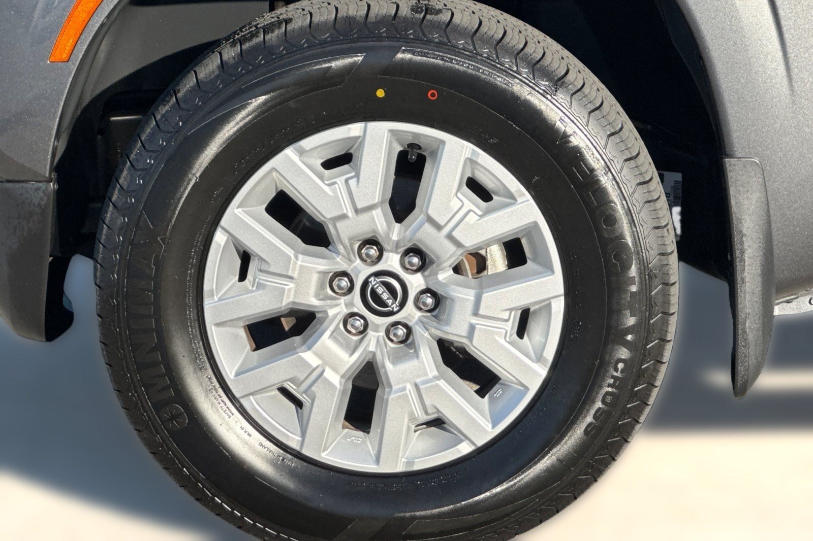 Used 2022 Nissan Frontier SV AWD/4WD image 12