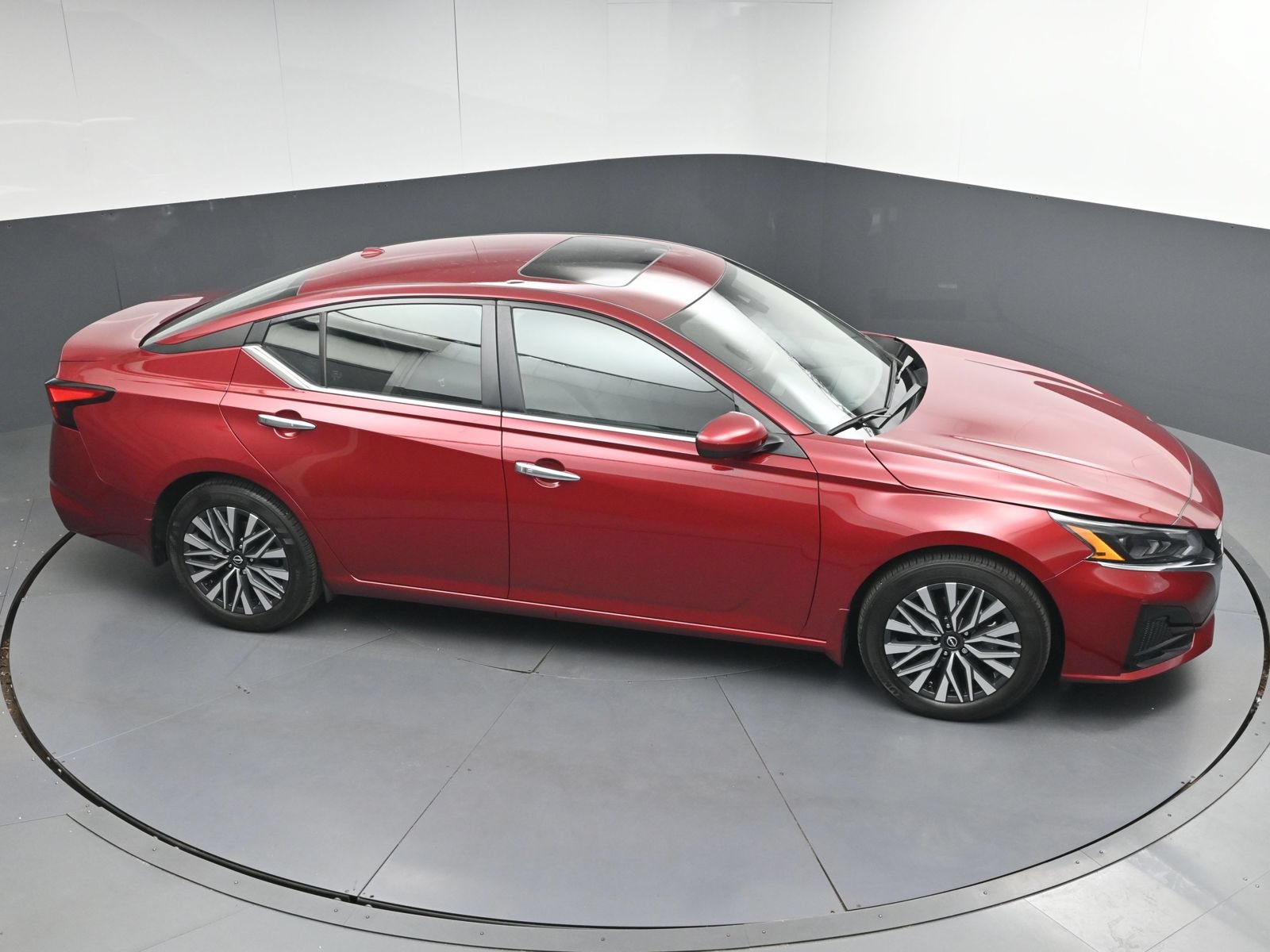 Used 2024 Nissan Altima 2.5 SV w/ SV Premium Package FWD image 33
