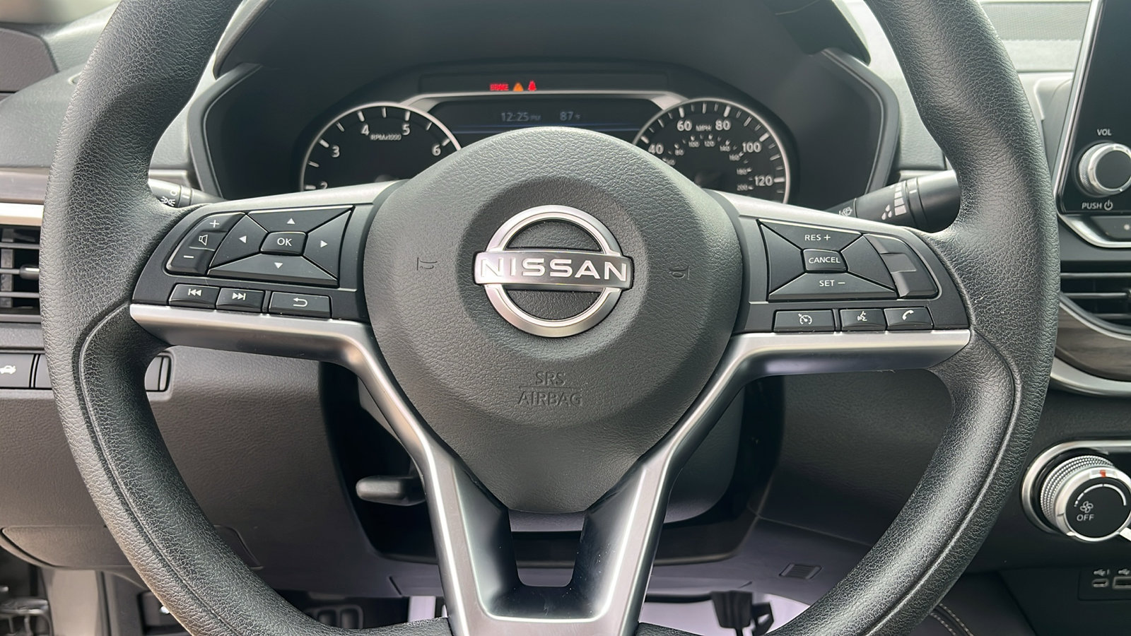 Used 2023 Nissan Altima 2.5 SV image 15