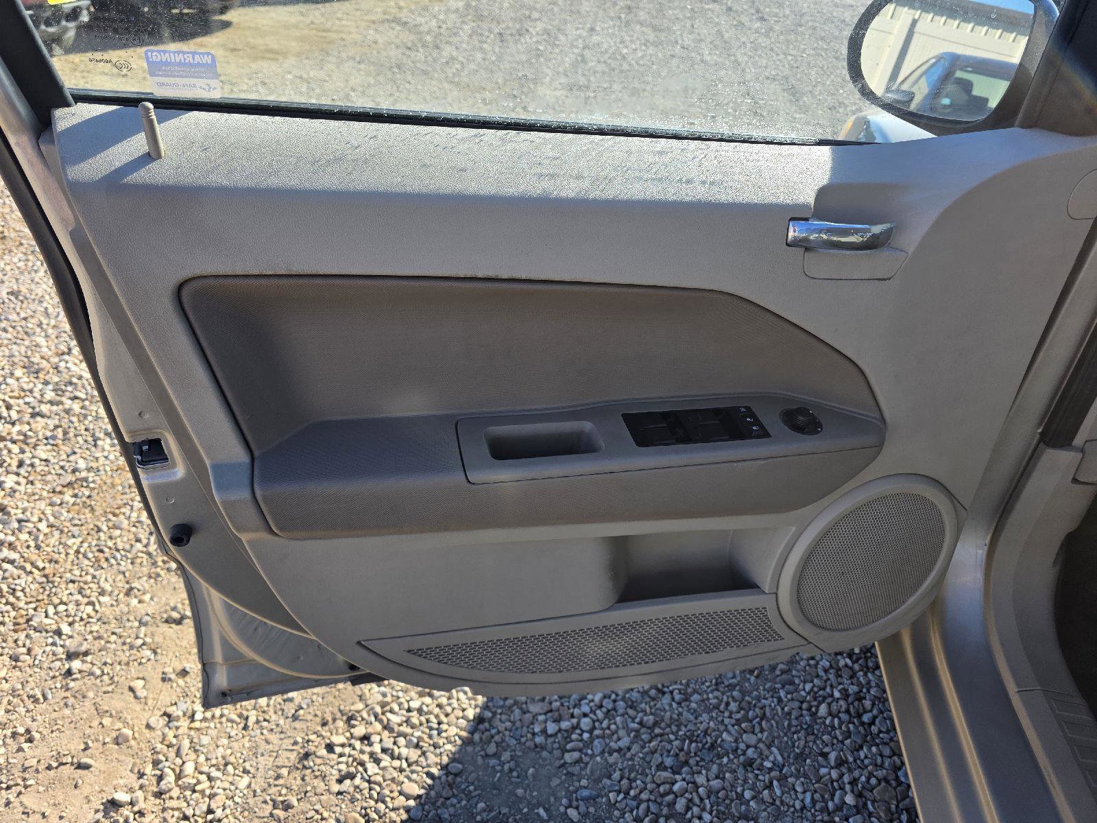 Used 2009 Dodge Caliber SXT w/ Driver Convenience Group image 9