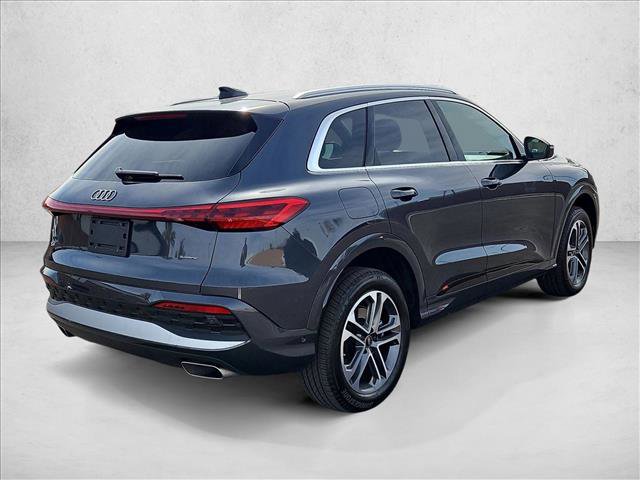 Certified 2025 Audi Q5 Premium w/ Convenience Package image 5