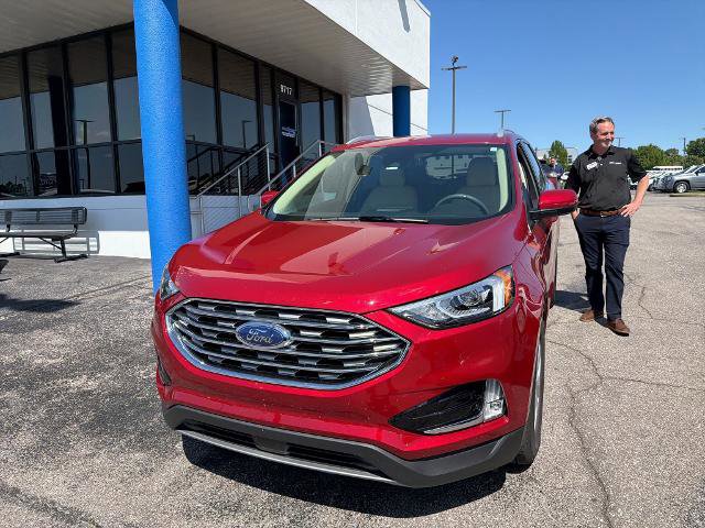 Certified 2021 Ford Edge SEL w/ Convenience Package AWD/4WD image 2