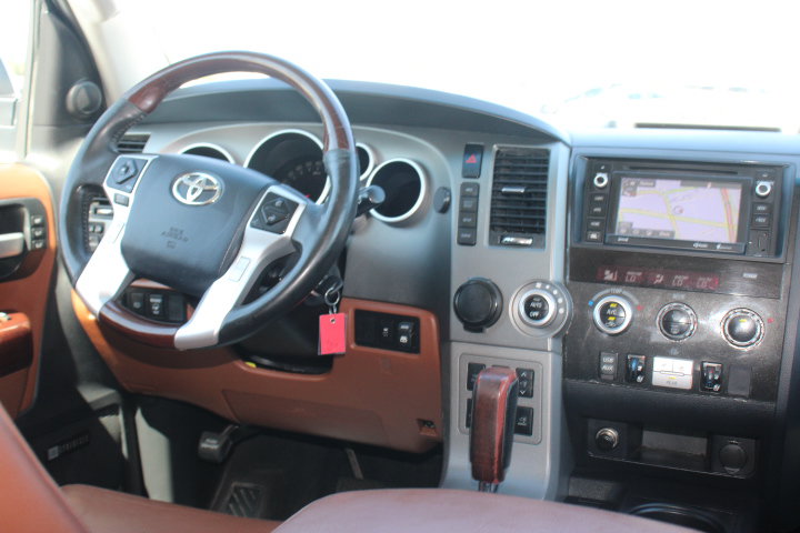 Used 2017 Toyota Sequoia Platinum RWD image 29