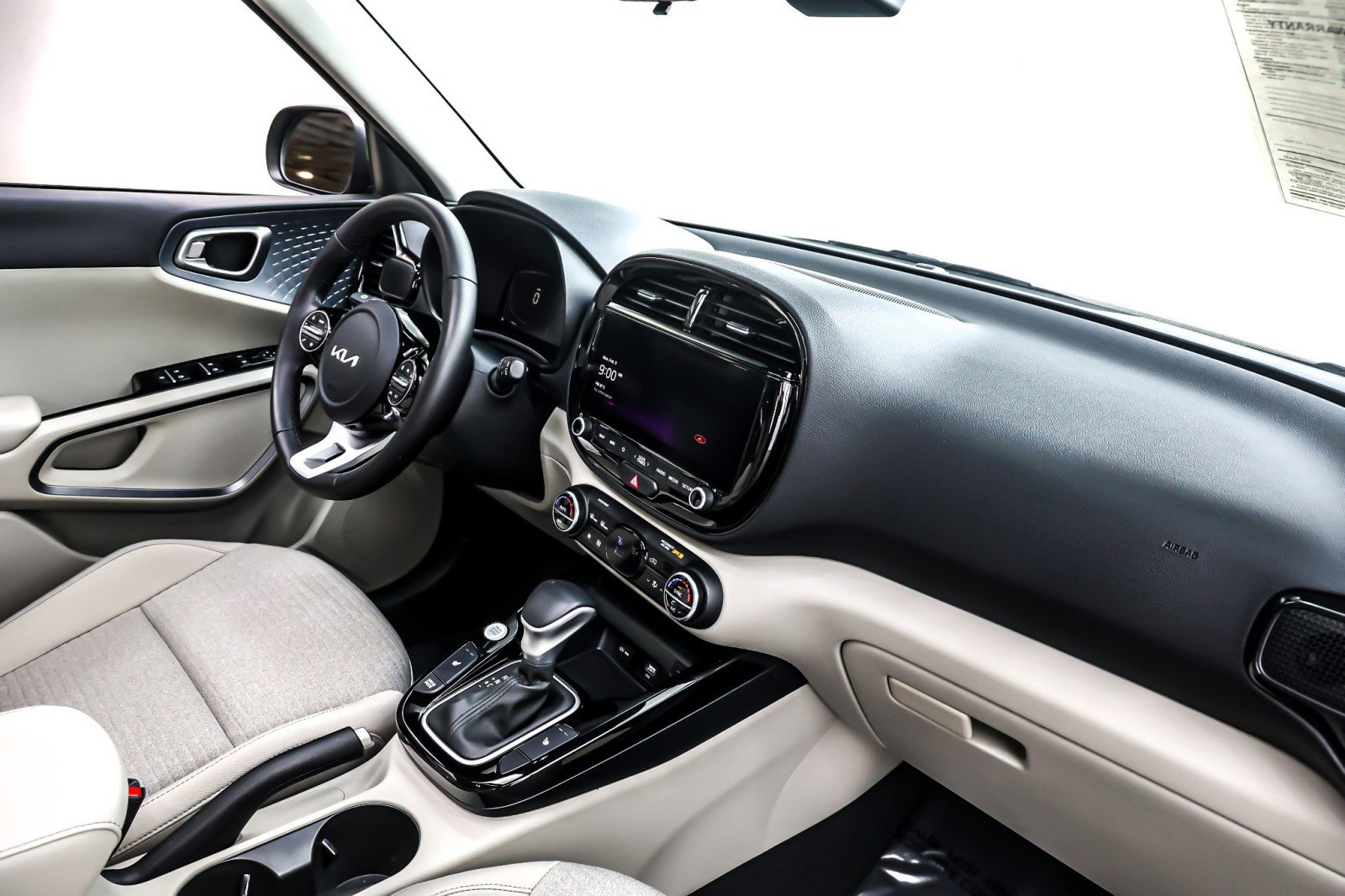 Used 2023 Kia Soul EX image 17