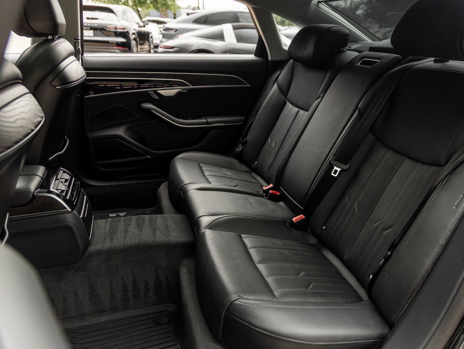 Used 2022 Audi A8 L 3.0T image 40