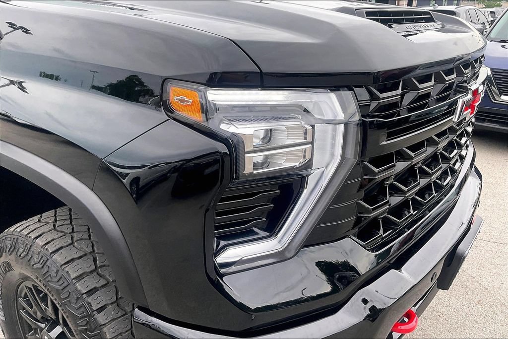 Used 2025 Chevrolet Silverado 2500 ZR2 w/ LPO, Dark Essentials Package AWD/4WD image 37