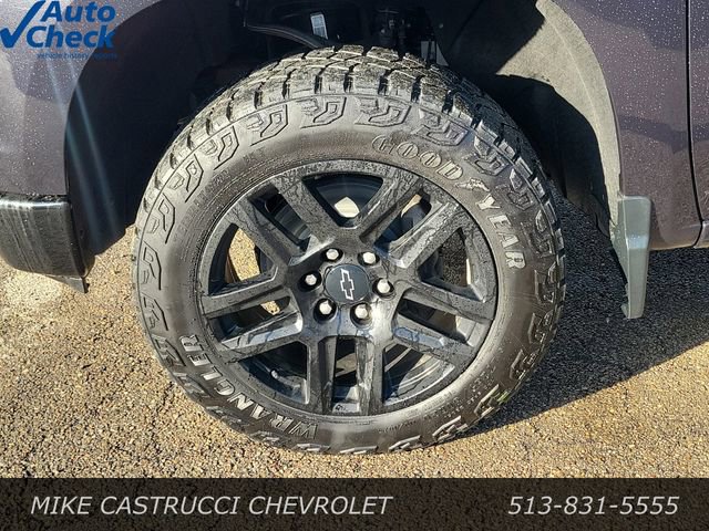Used 2023 Chevrolet Silverado 1500 Custom Trail Boss w/ LPO, Dark Essentials Package AWD/4WD image 8