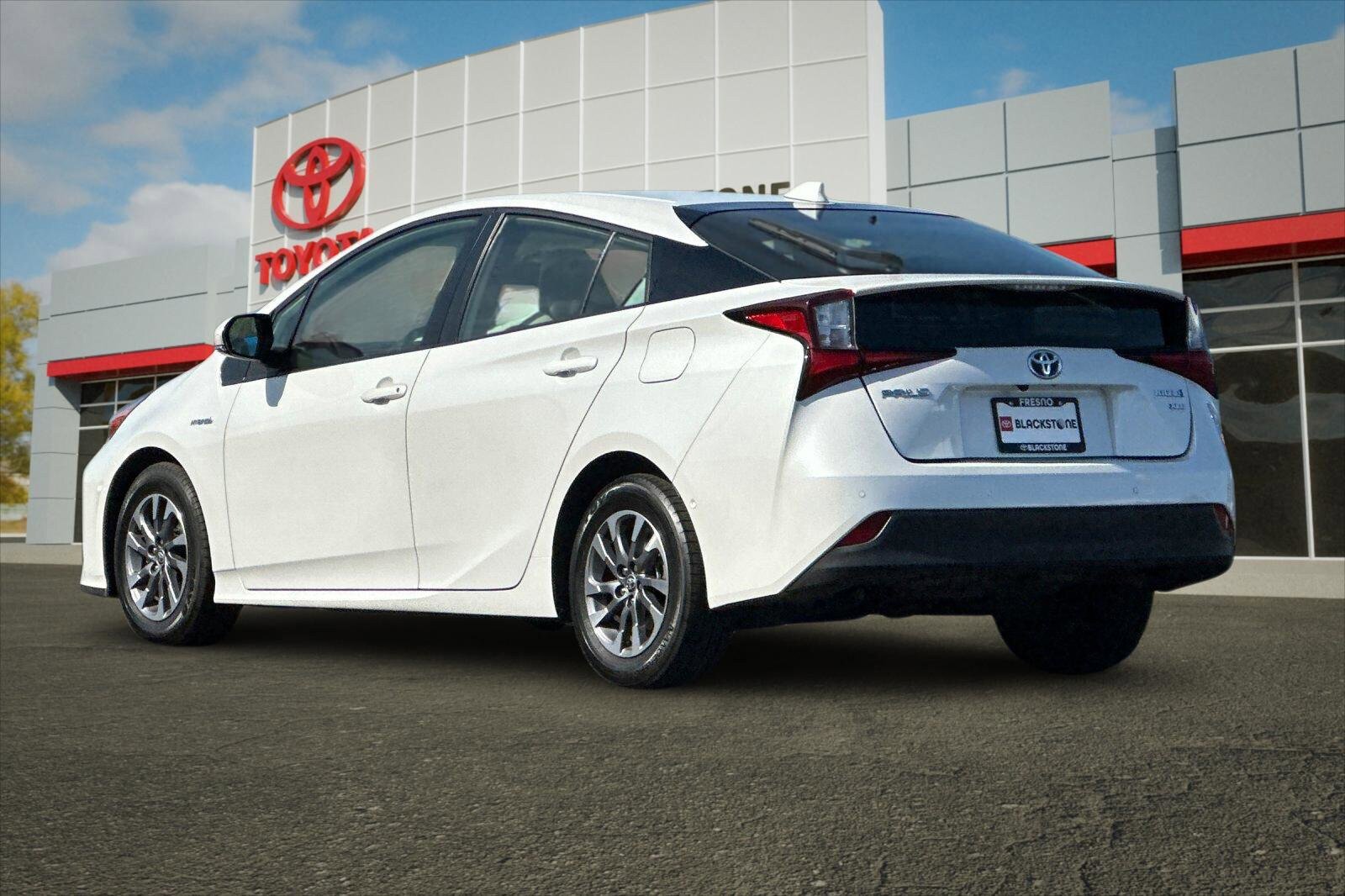 Certified 2022 Toyota Prius XLE w/ Premium Convenience Package FWD image 5