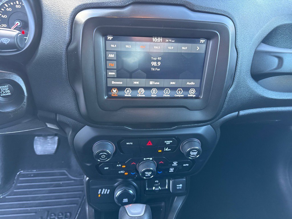 Used 2021 Jeep Renegade Latitude image 11