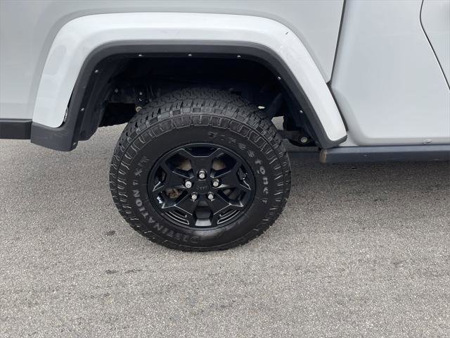 Certified 2021 Jeep Gladiator Willys image 12