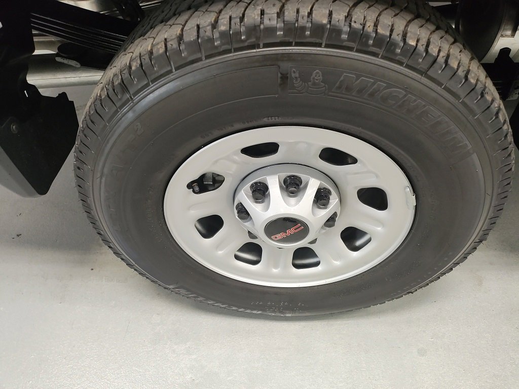 New 2025 GMC Sierra 2500 Pro w/ Convenience Package image 3