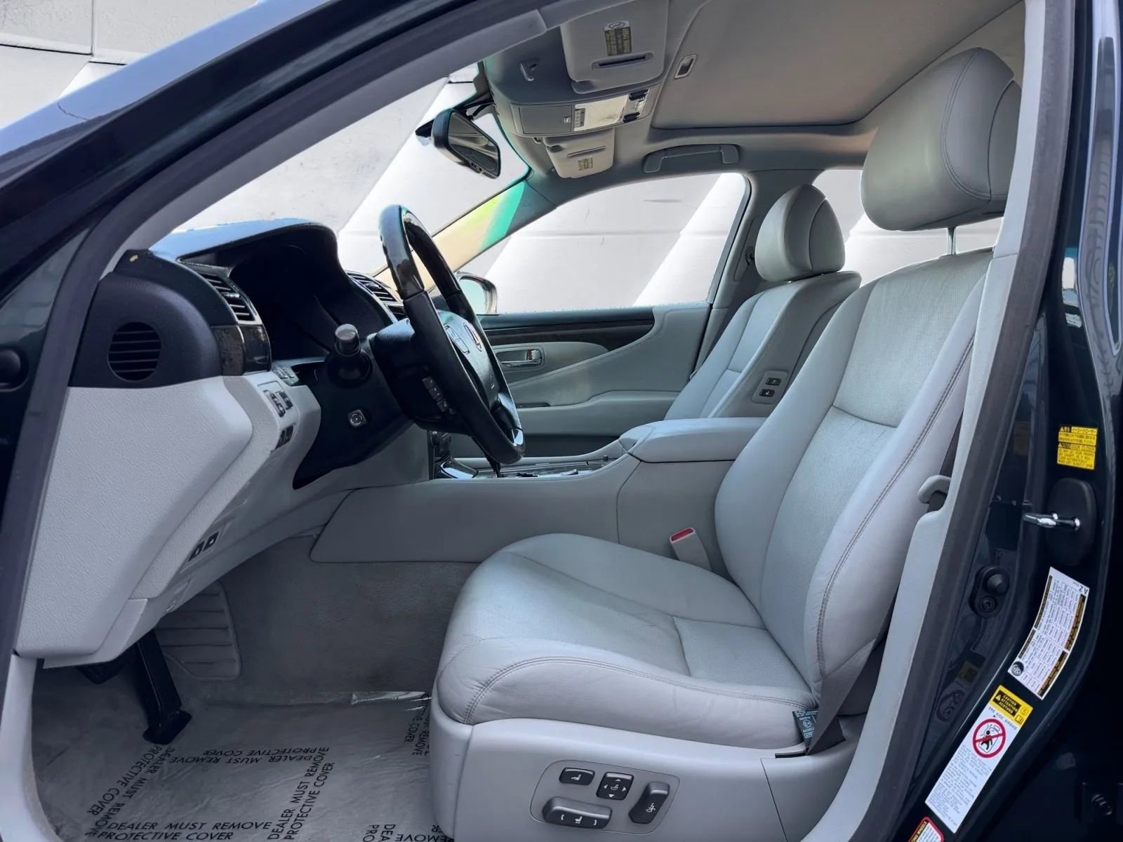 Used 2007 Lexus LS 460 RWD image 9
