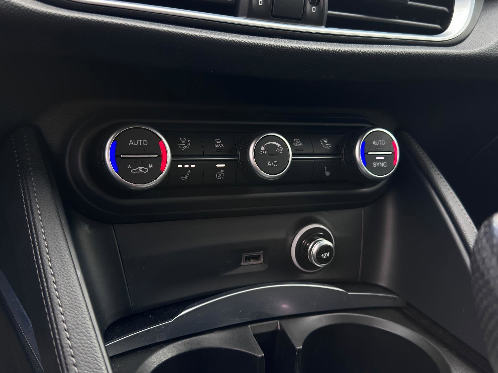 Used 2022 Alfa Romeo Stelvio Sprint image 21