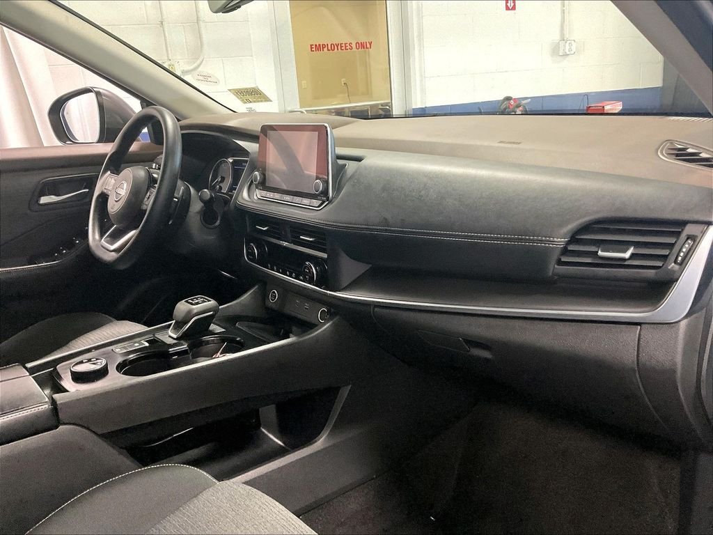 Used 2023 Nissan Rogue SV AWD/4WD image 14