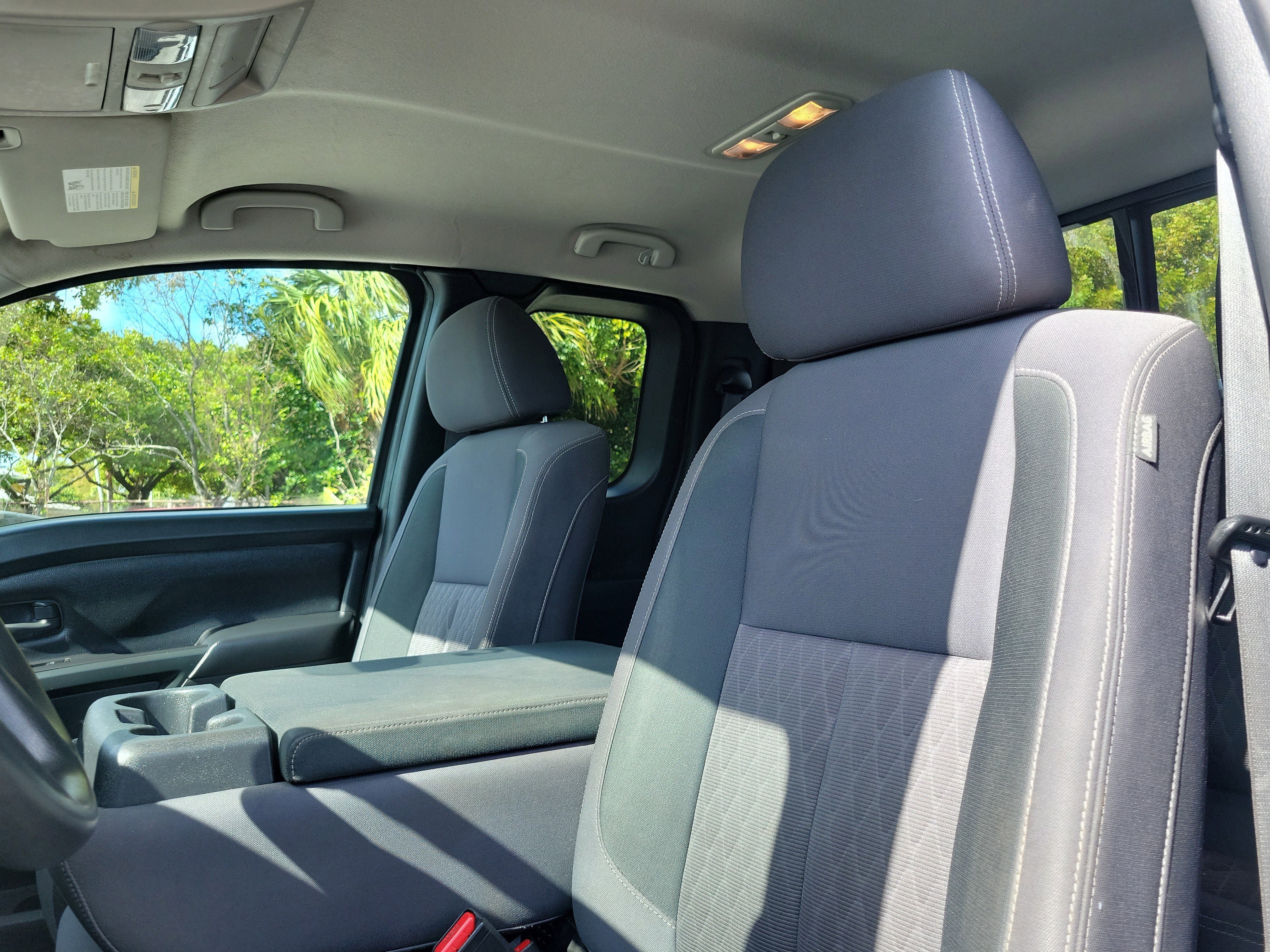 Used 2022 Nissan Titan S image 23