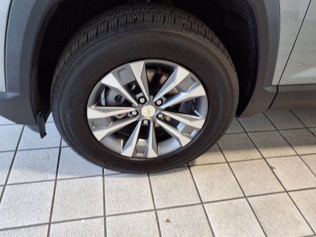 Used 2026 Chevrolet Equinox LT w/ Convenience Package II FWD image 5