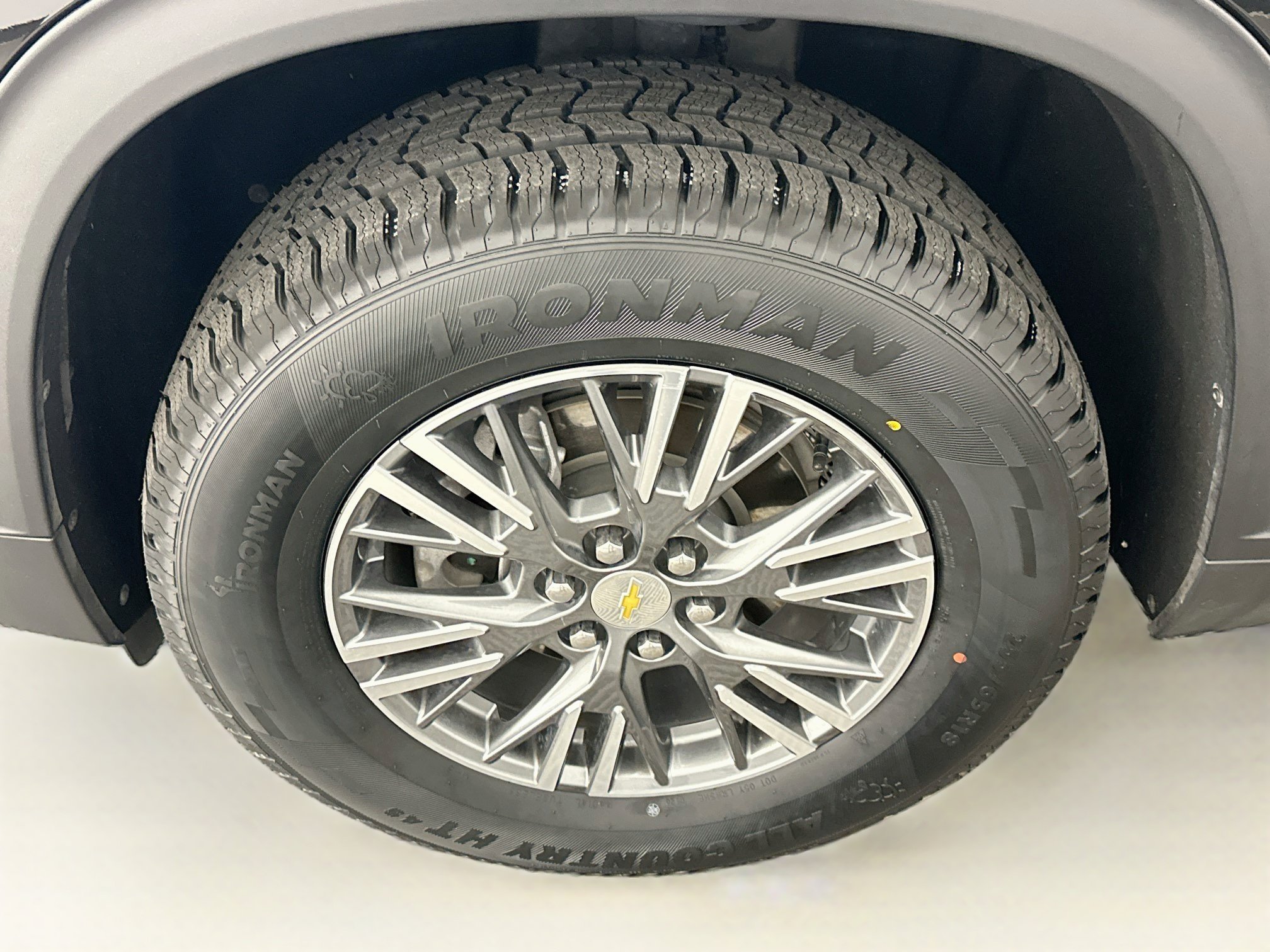 Used 2025 Chevrolet Traverse LT AWD/4WD image 11
