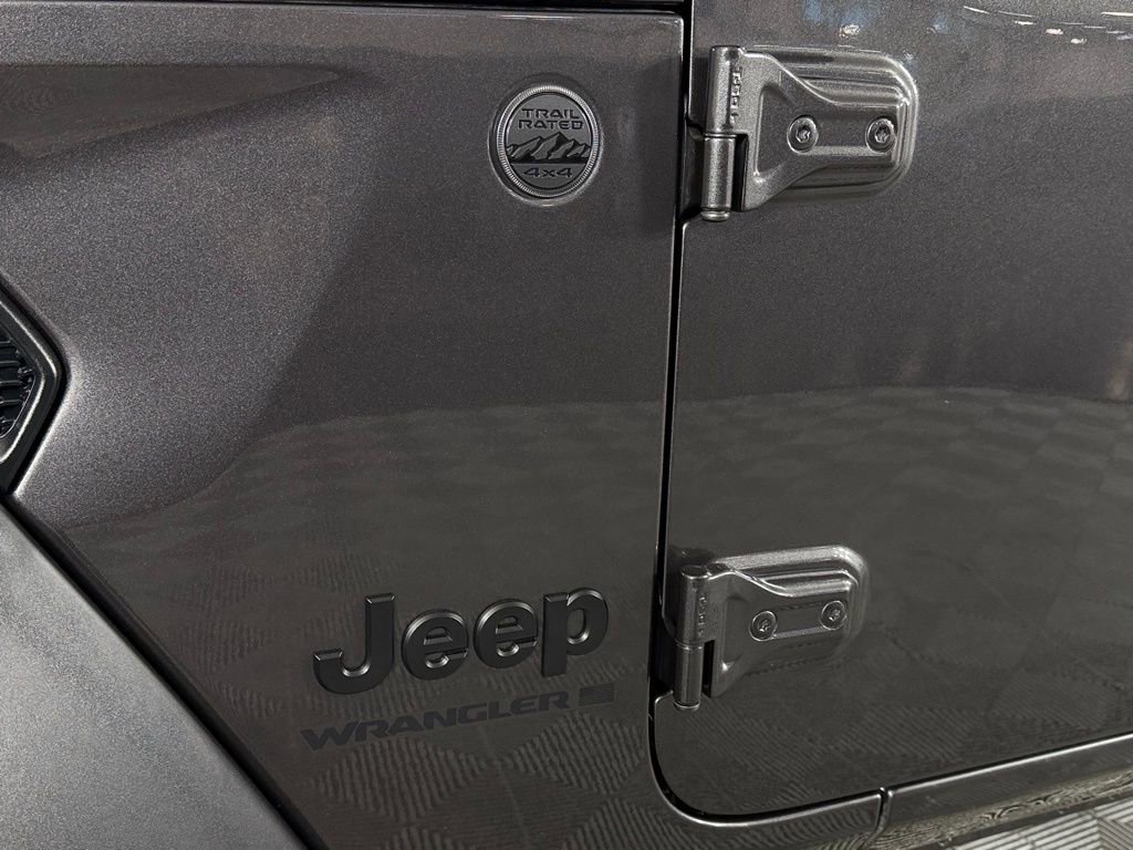 Used 2025 Jeep Wrangler Sport S image 19