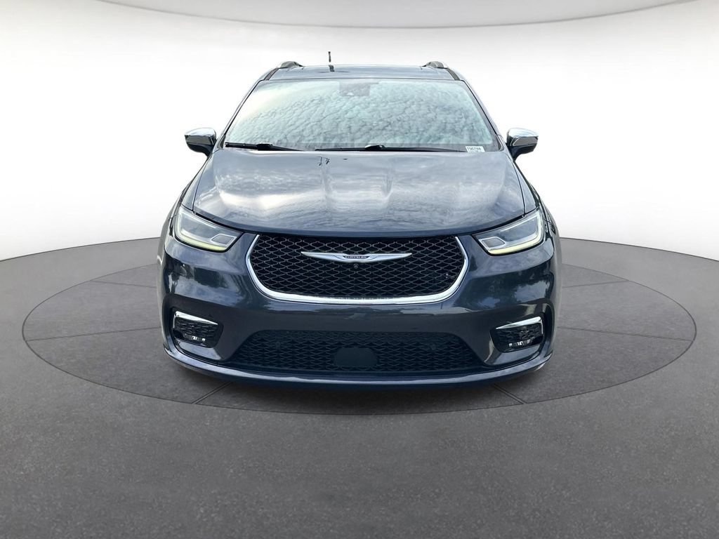 Certified 2021 Chrysler Pacifica Limited w/ Uconnect Theater Family Group AWD/4WD image 9
