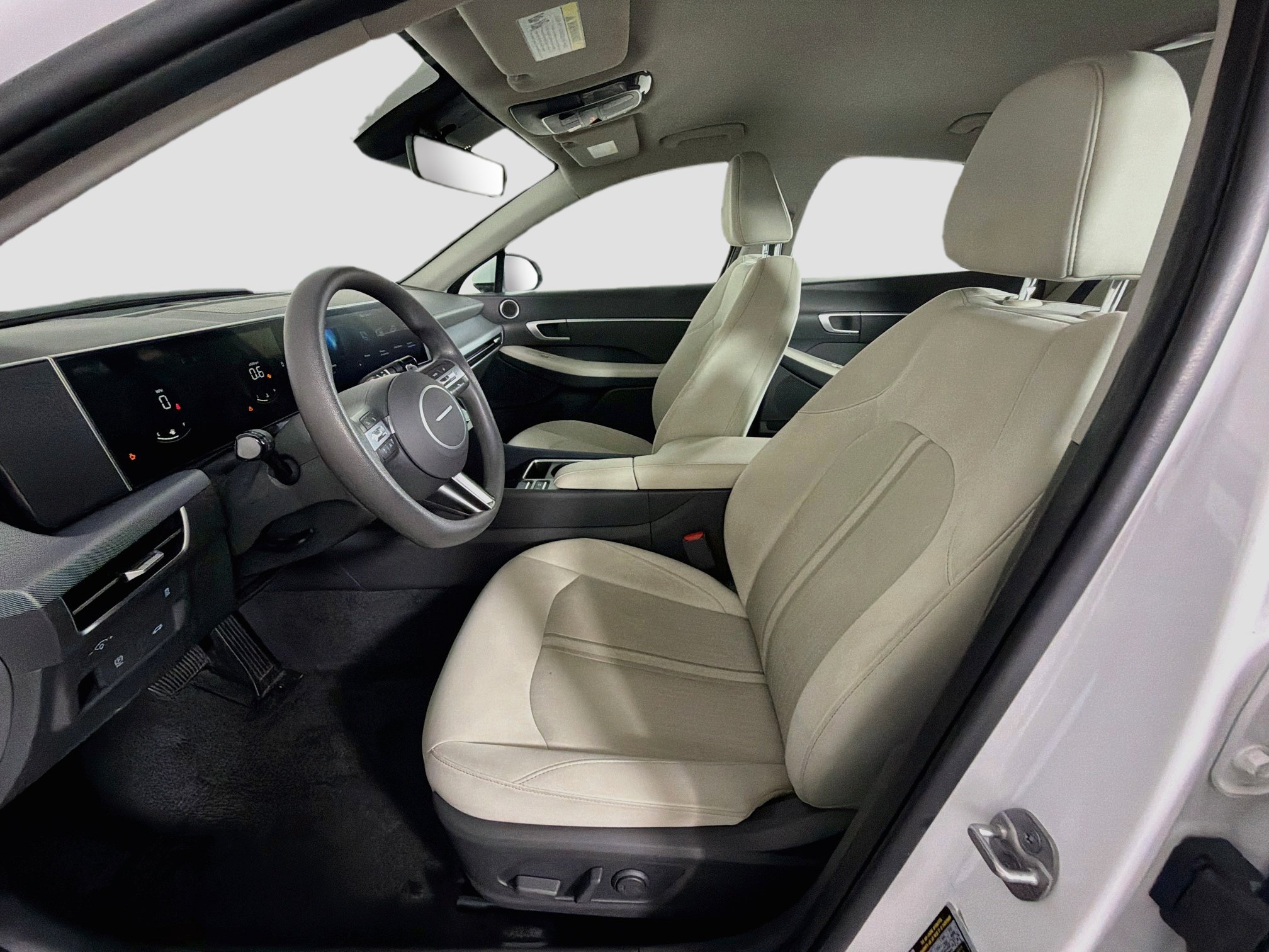 Used 2025 Hyundai Sonata SEL FWD image 13